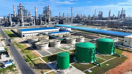 中國(guó)石油提速煉化轉(zhuǎn)型打造"產(chǎn)品巨人"